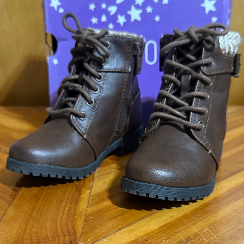 Kids Size 7M Brown Abigail Boots - Picture 5 of 11